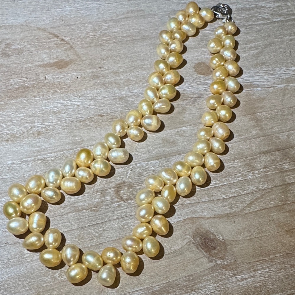 Elegant genuine Gold Pearl Necklace